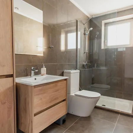 Stunning Vacation For Up To Six With Balcony All Yours