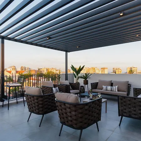 Stunning Vacation For Up To Six With Balcony All Yours * 레메소스