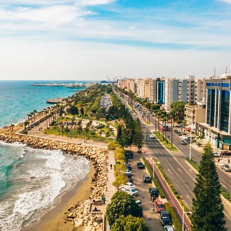 Stunning Vacation For Up To Six With Balcony All Yours